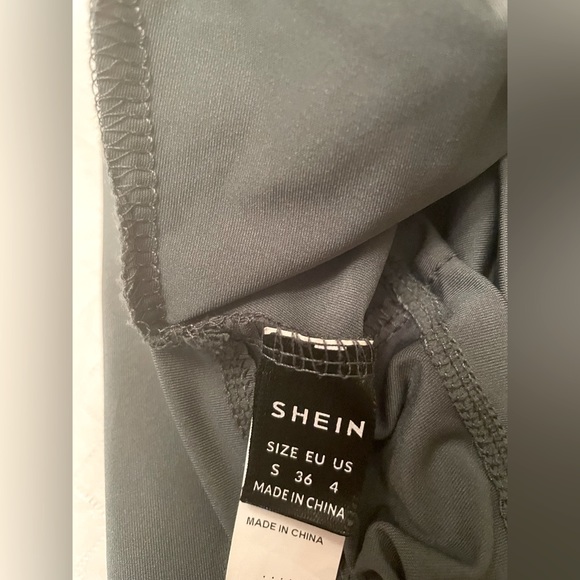 SHEIN Olive Green long sleeved crop top and legging set in Small. - Picture 4 of 7